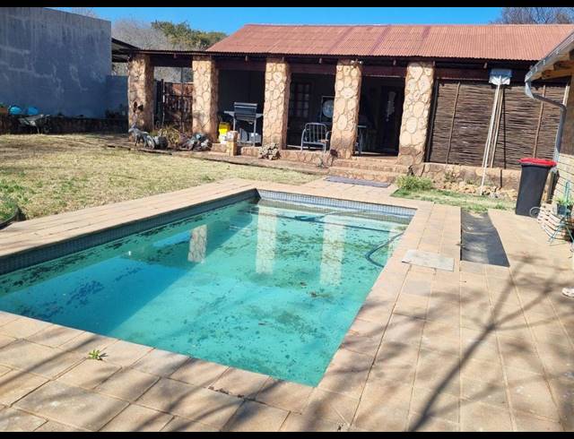 4 BEDROOM FREESTANDING FOR SALE IN MOOINOOI